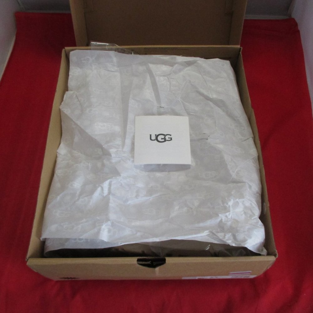 UGG Classic Weather Hiker Boots $200 - US Size 8 1/2 - Chestnut - #769 - Picture 12 of 14